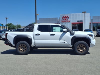 2026 Toyota Tacoma i-FORCE MAX Trailhunter