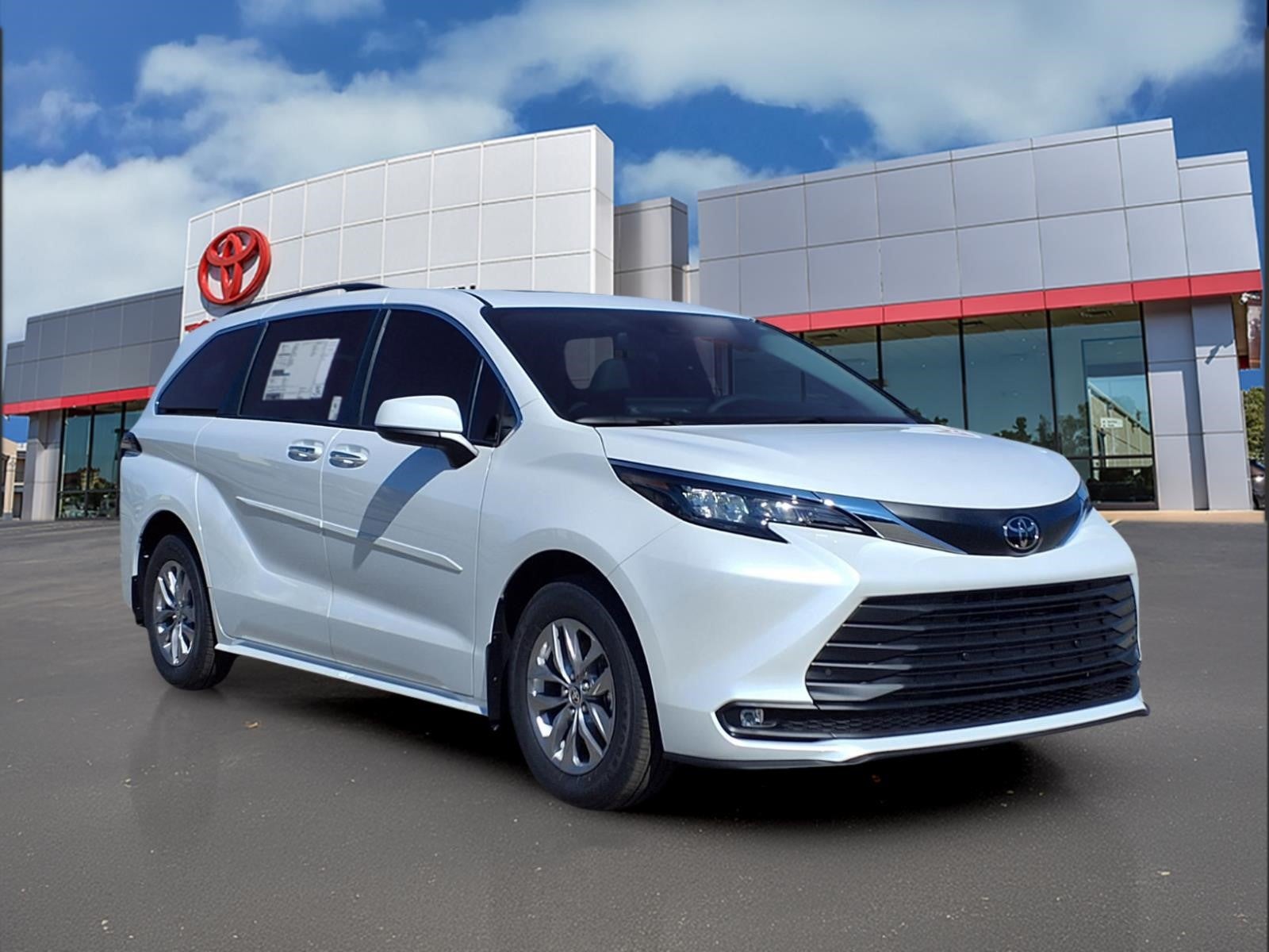 2026 Toyota Sienna XLE
