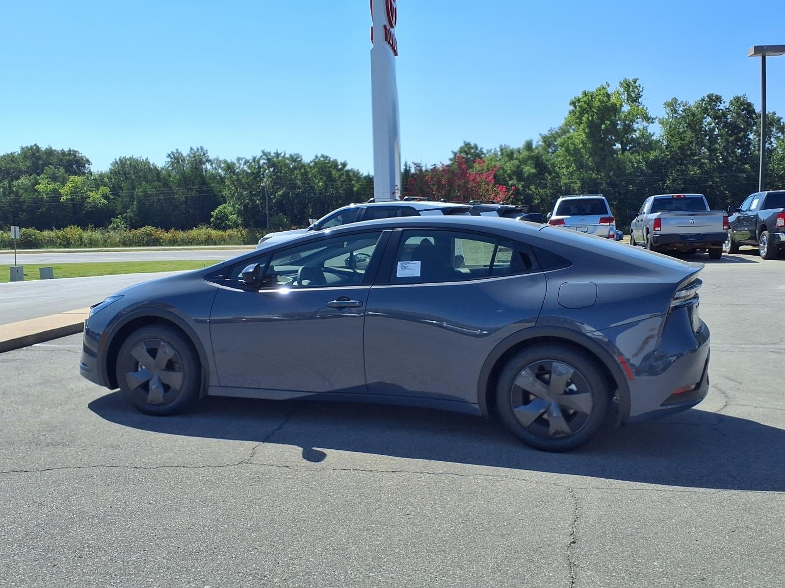 2027 Toyota Prius Plug-in Hybrid SE