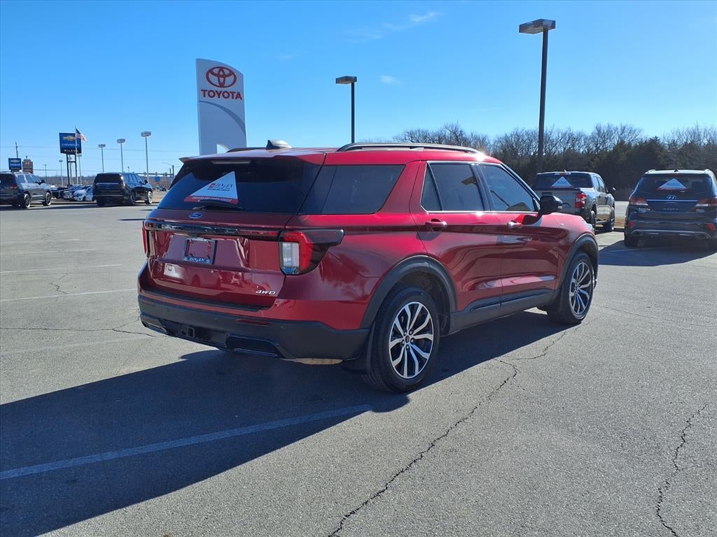 2025 Ford Explorer ST-Line