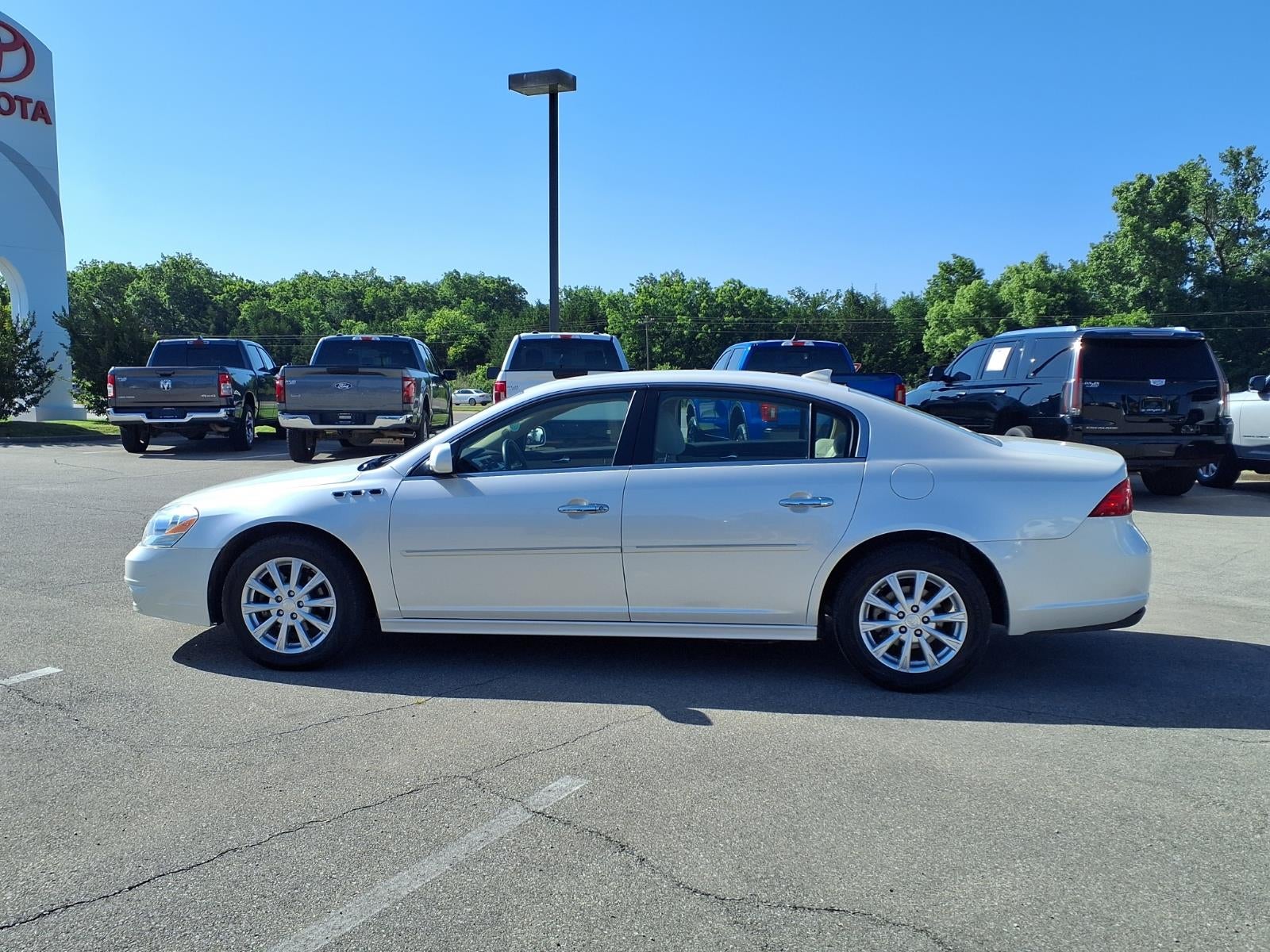 2011 Buick Lucerne CX