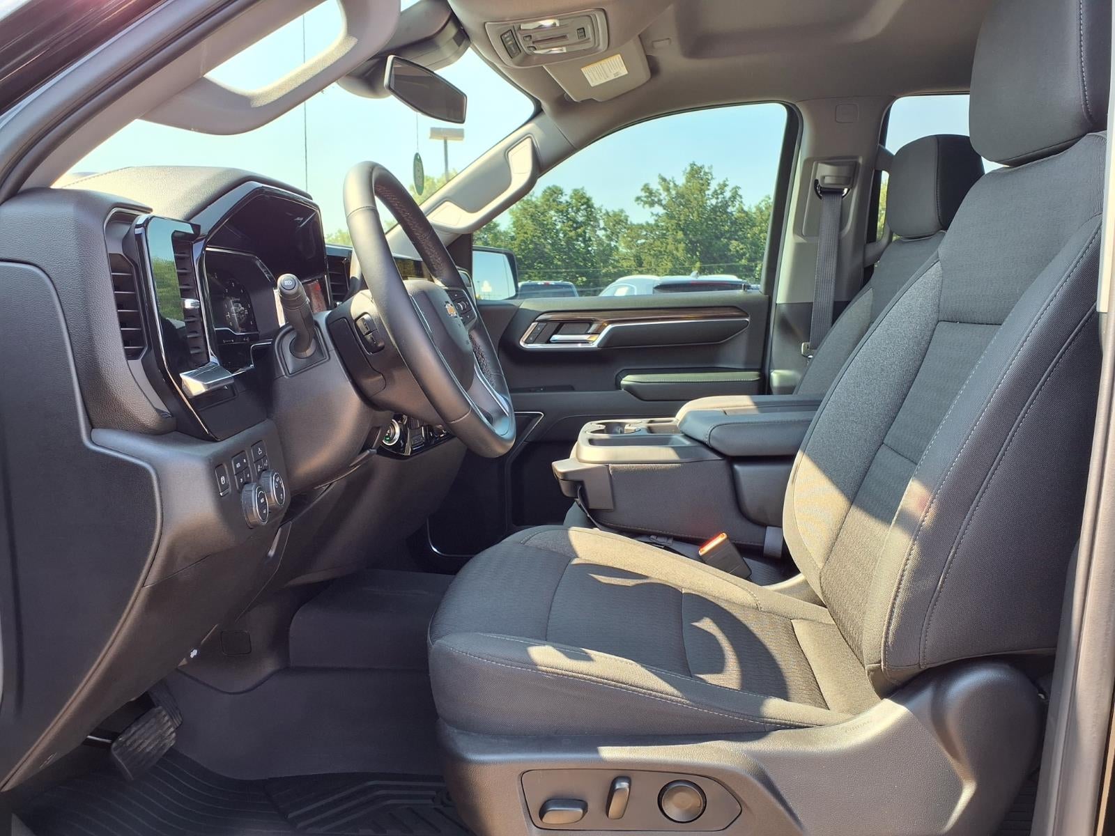 2024 Chevrolet Silverado 1500 LT LT1