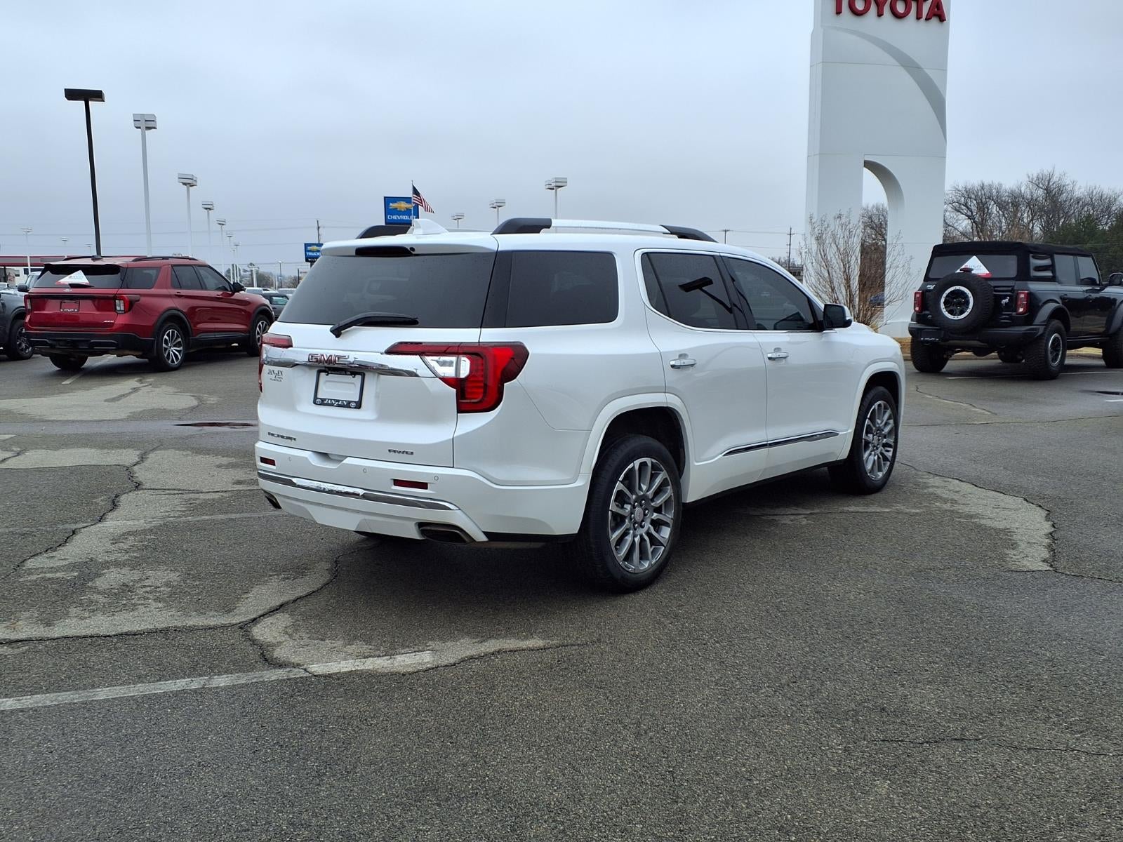 2023 GMC Acadia Denali