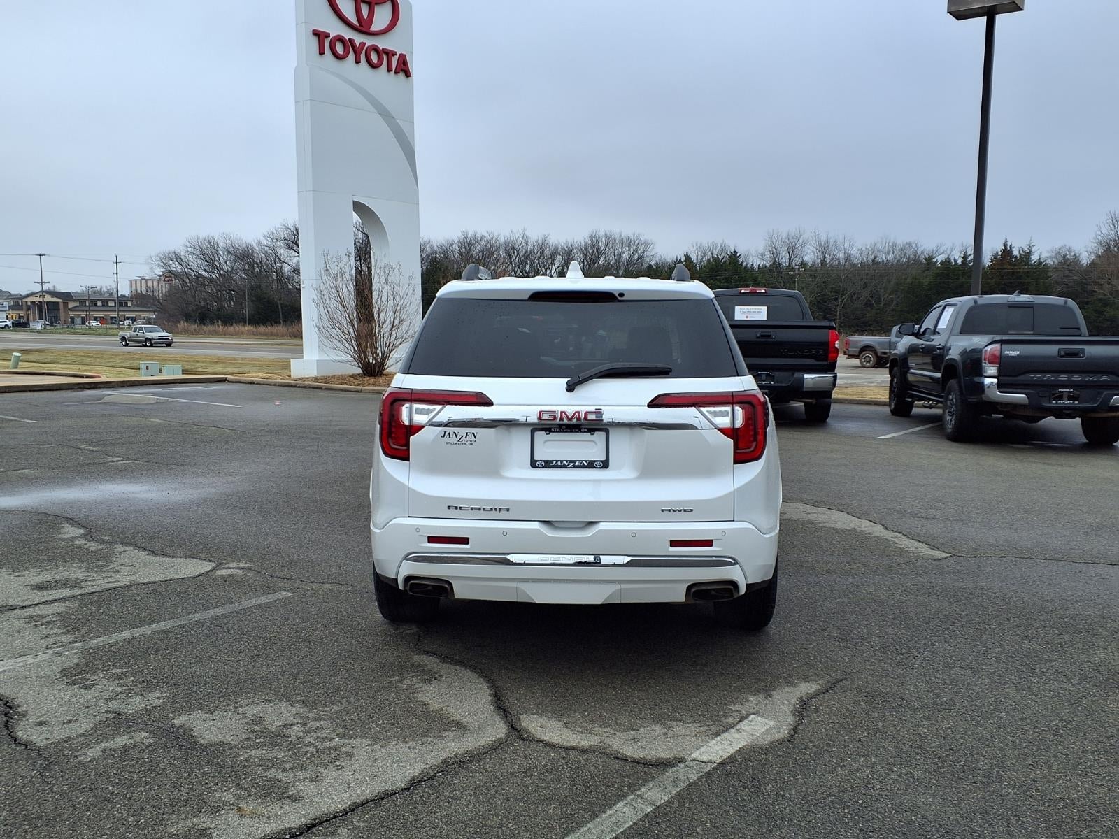 2023 GMC Acadia Denali