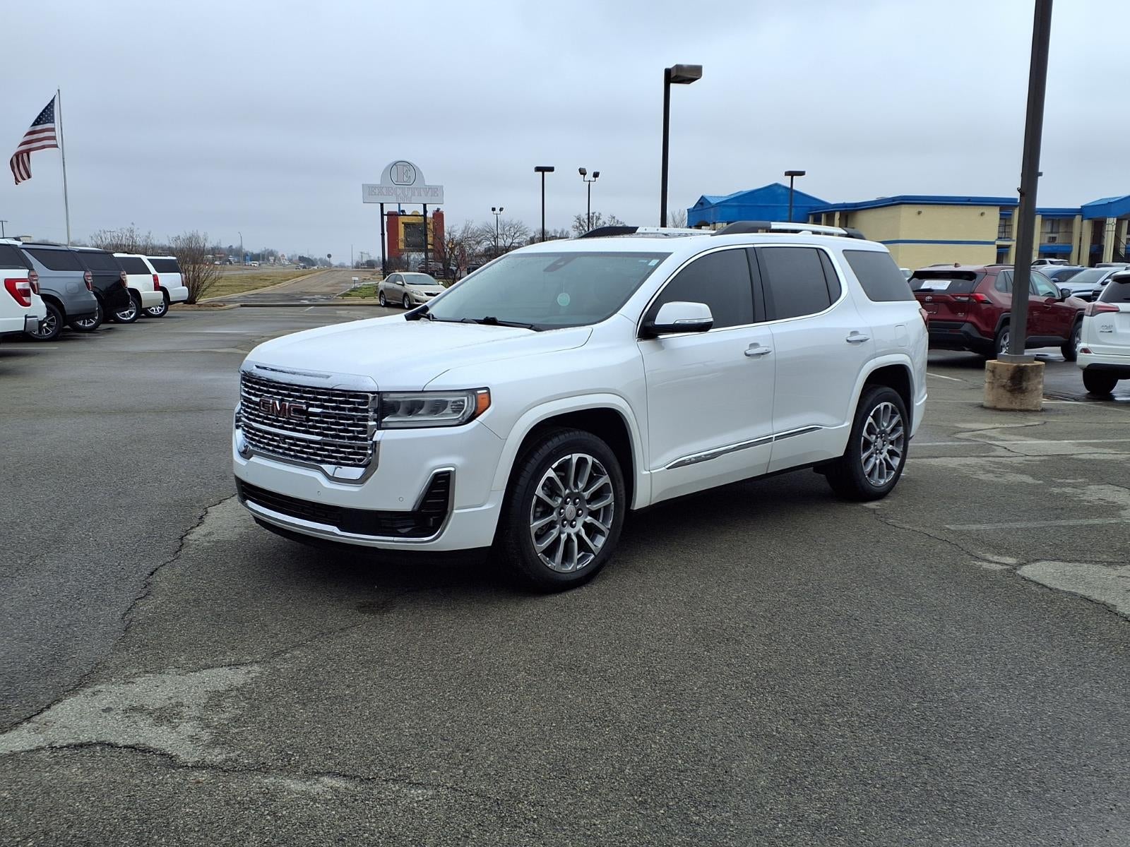 2023 GMC Acadia Denali