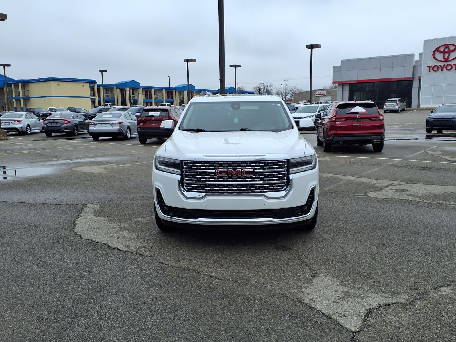 2023 GMC Acadia Denali