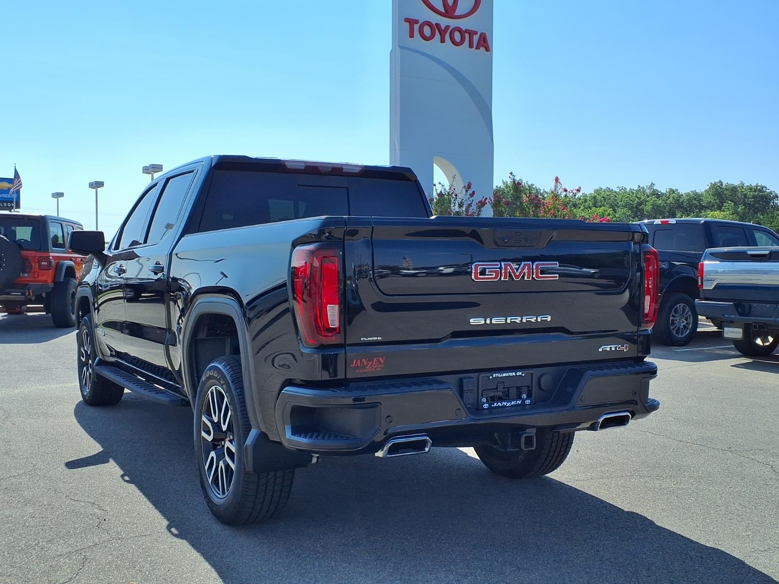 2023 GMC Sierra 1500 AT4
