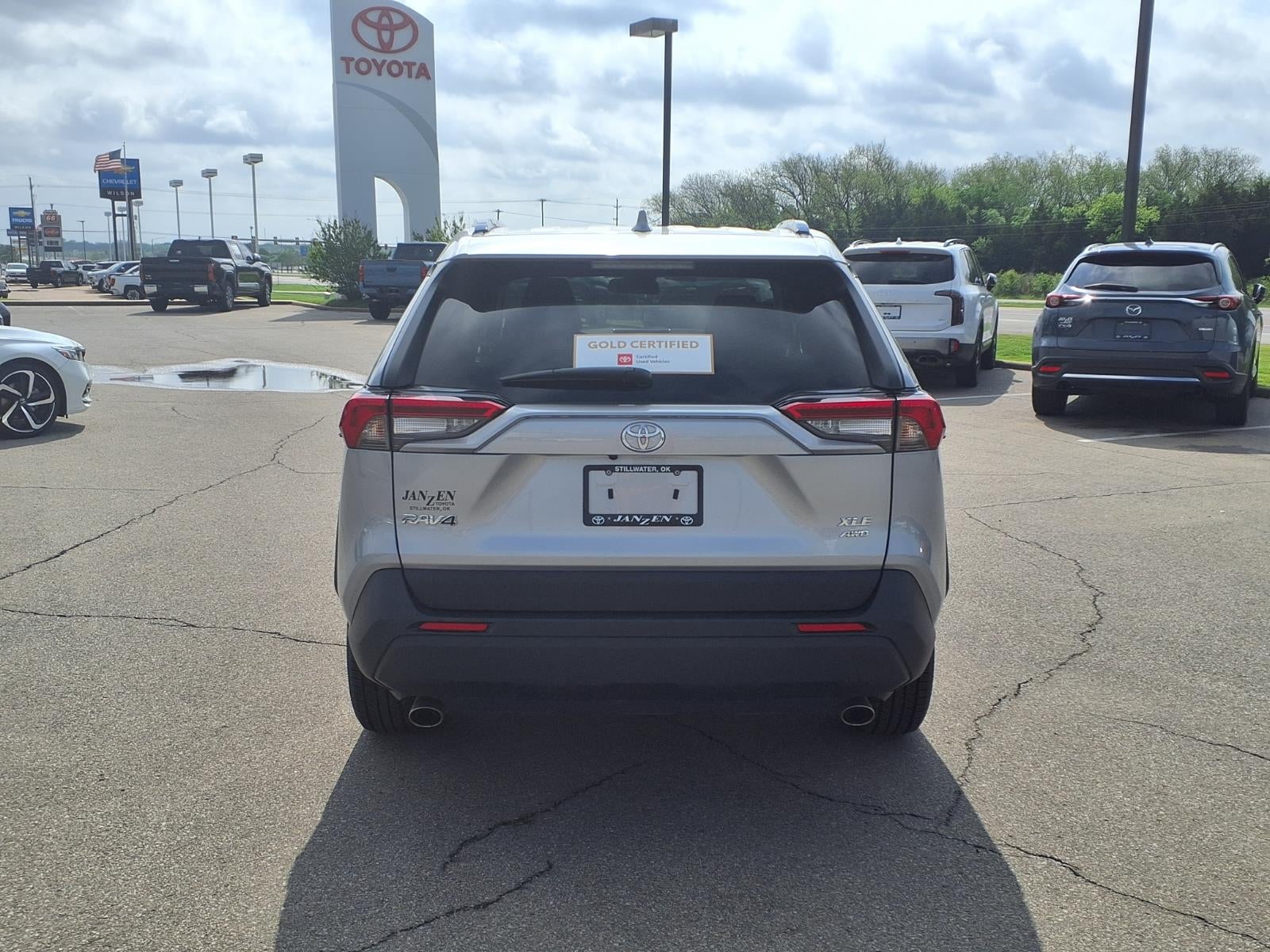 2025 Toyota RAV4 XLE