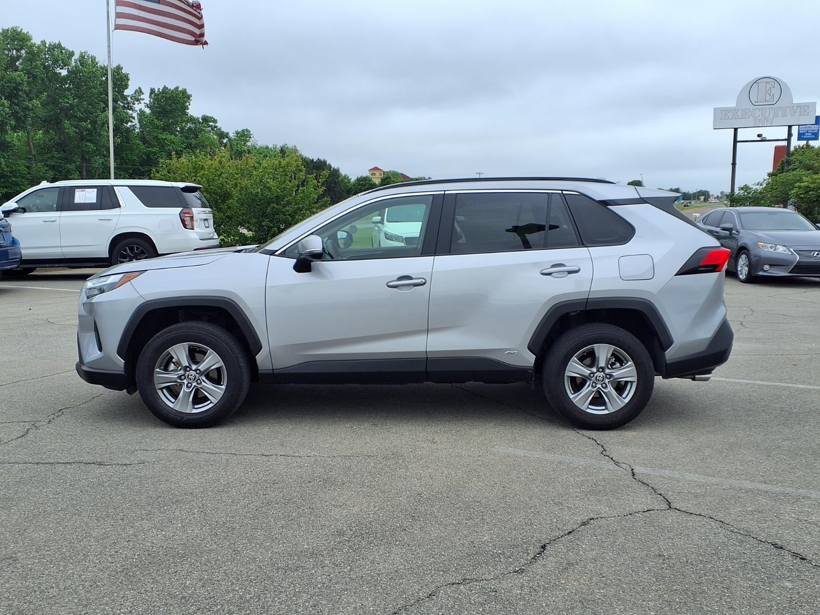 2025 Toyota RAV4 Hybrid XLE