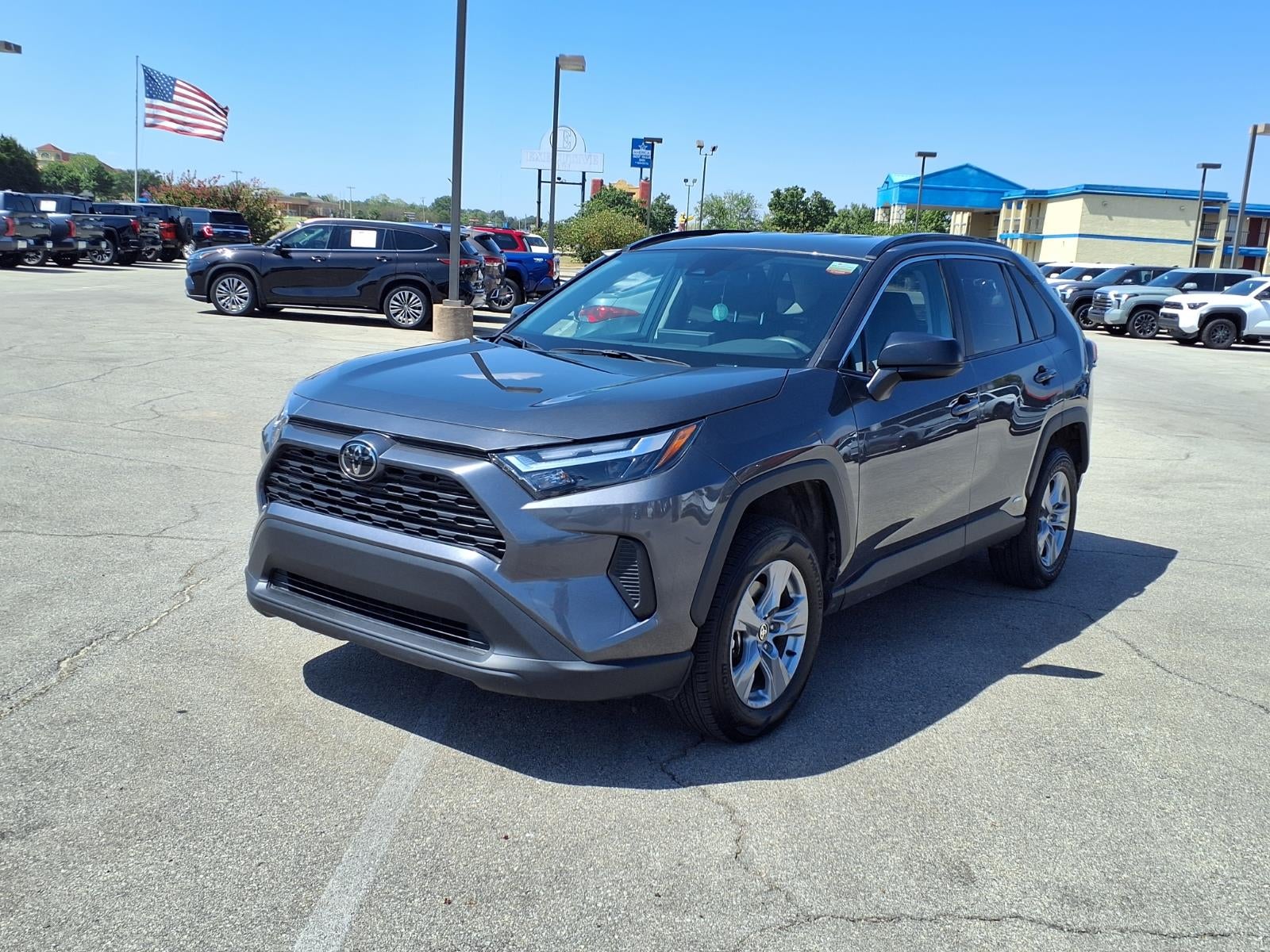 2025 Toyota RAV4 Hybrid LE