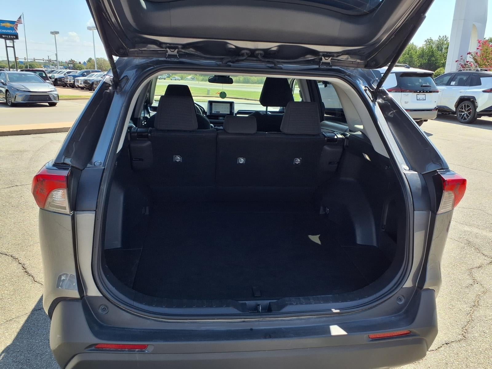 2025 Toyota RAV4 Hybrid LE