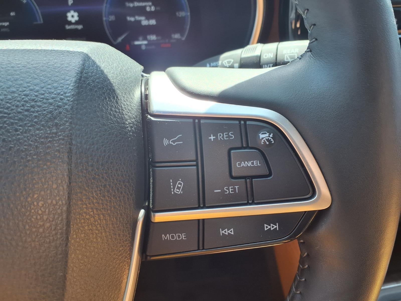 2023 Toyota Highlander Hybrid Platinum