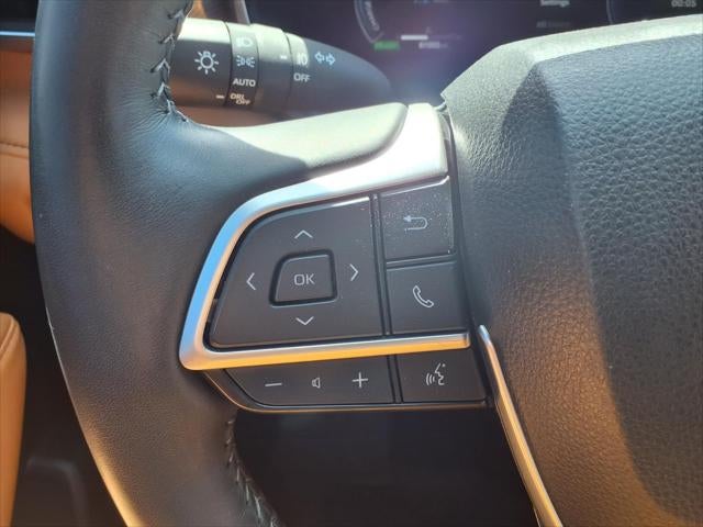2023 Toyota Highlander Hybrid Platinum