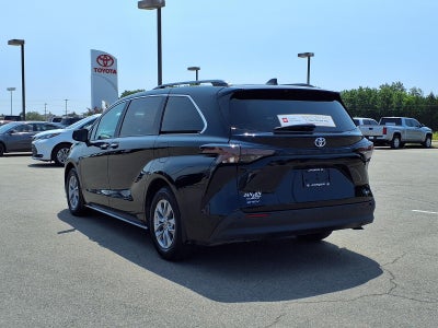 2025 Toyota Sienna XLE 8 Passenger