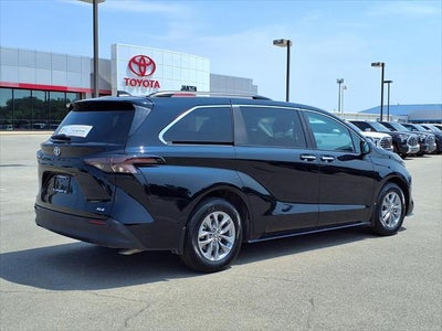 2025 Toyota Sienna XLE 8 Passenger
