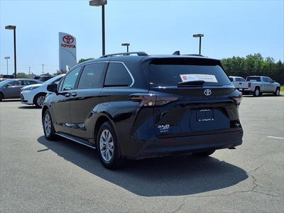 2025 Toyota Sienna XLE 8 Passenger