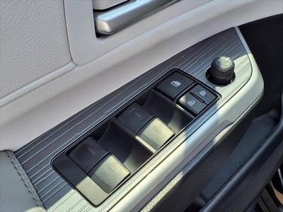 2025 Toyota Sienna XLE 8 Passenger
