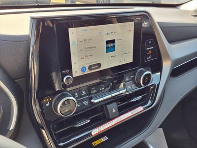 2025 Toyota Highlander Hybrid XLE