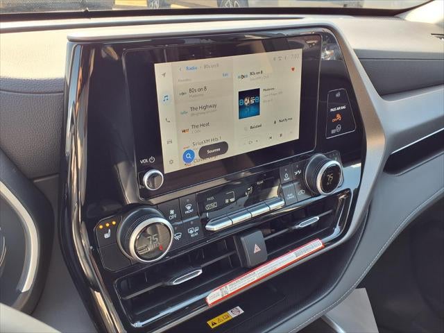 2025 Toyota Highlander Hybrid XLE