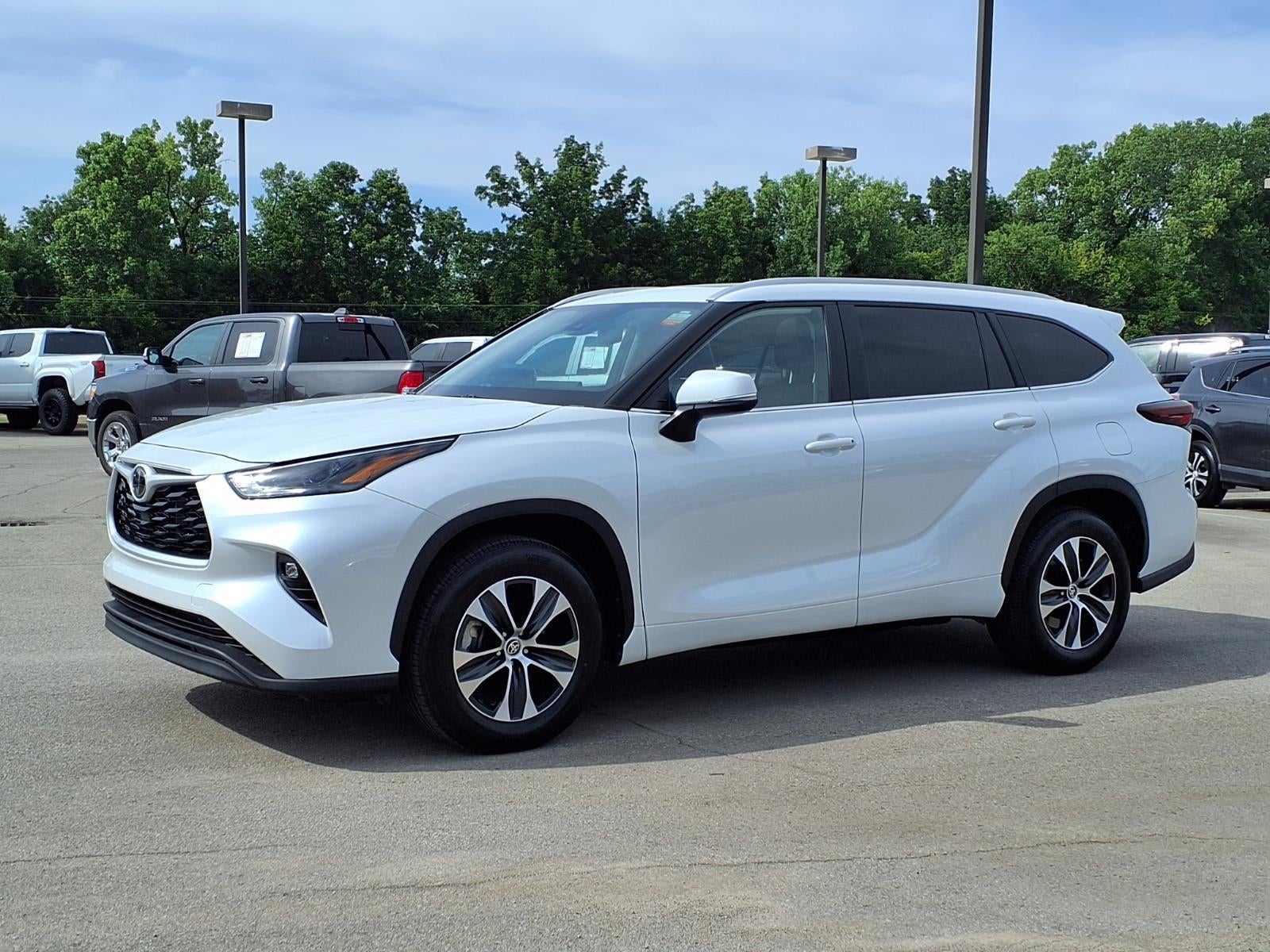 2025 Toyota Highlander XLE