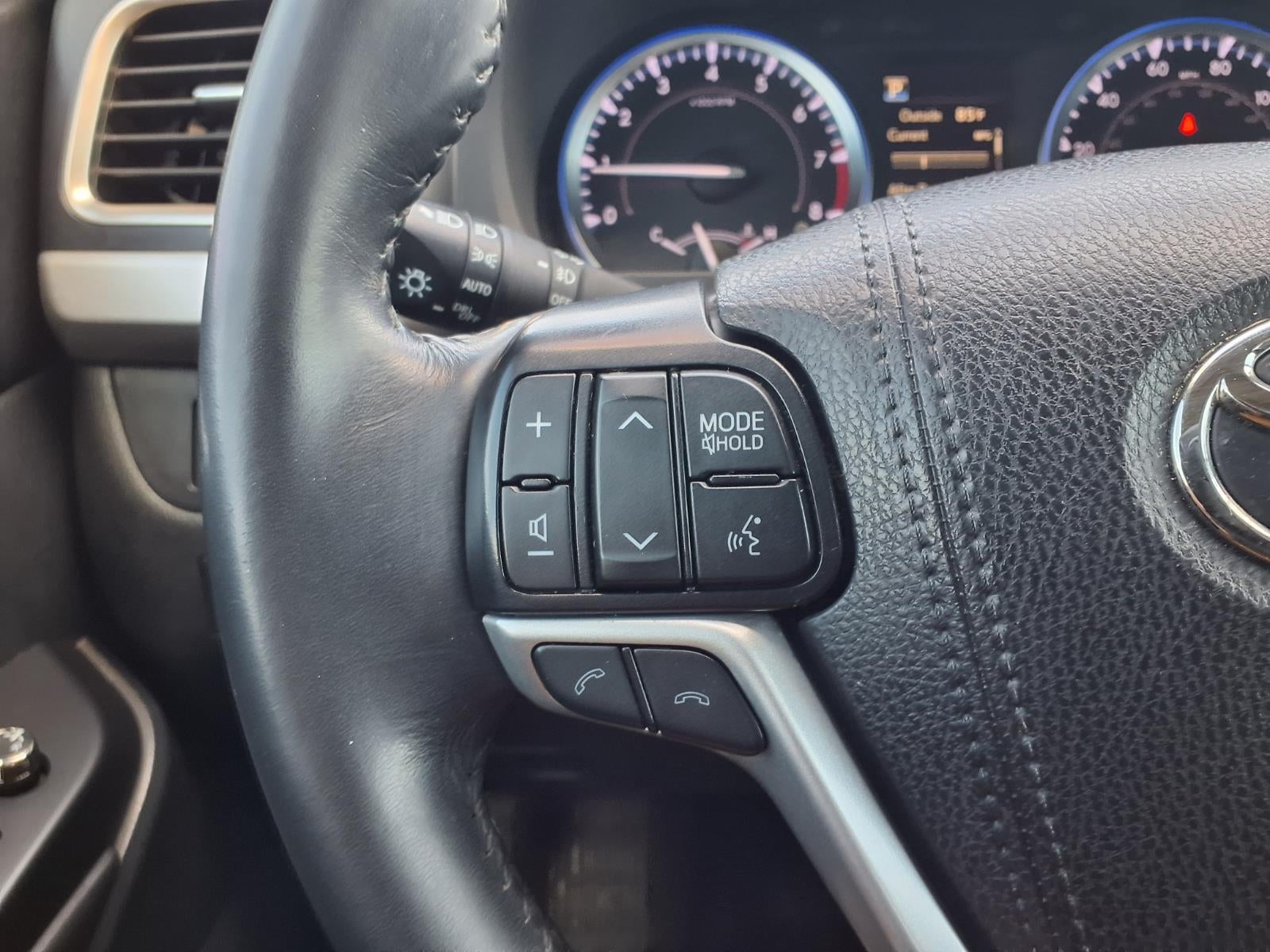 2019 Toyota Highlander SE