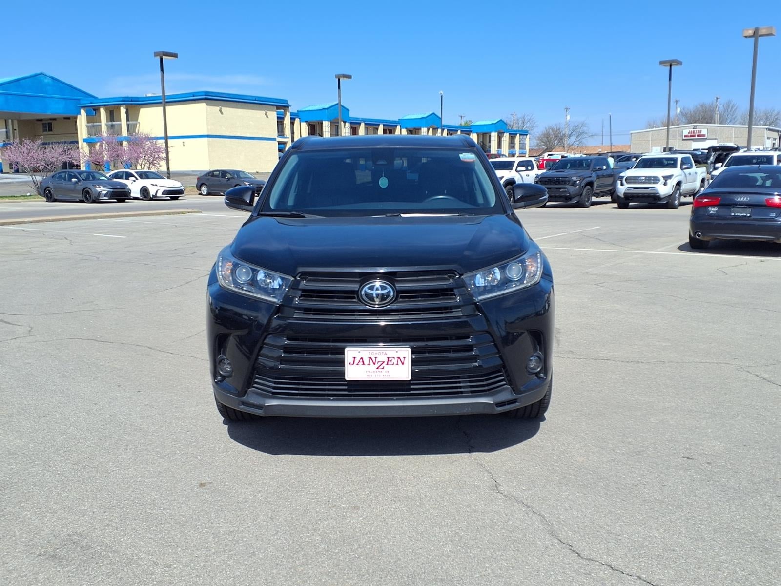 2019 Toyota Highlander SE