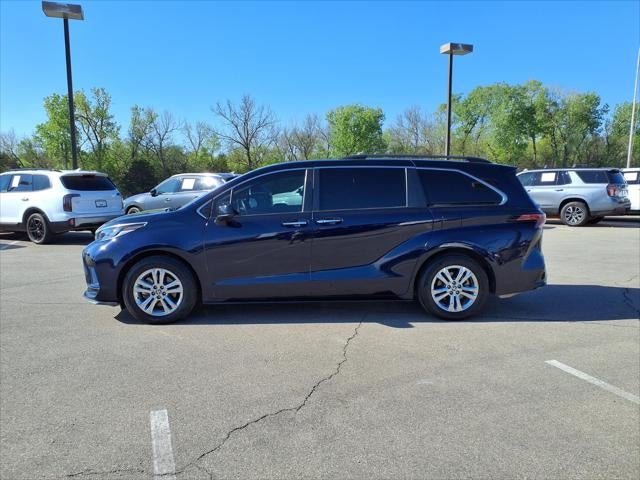 2023 Toyota Sienna XSE 7 Passenger
