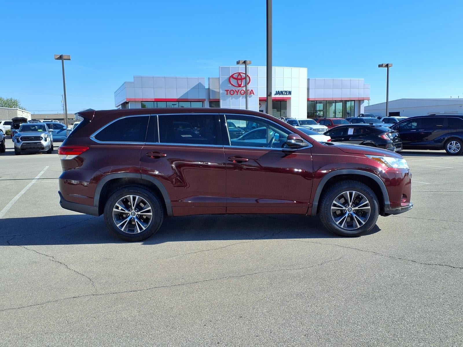 2018 Toyota Highlander LE