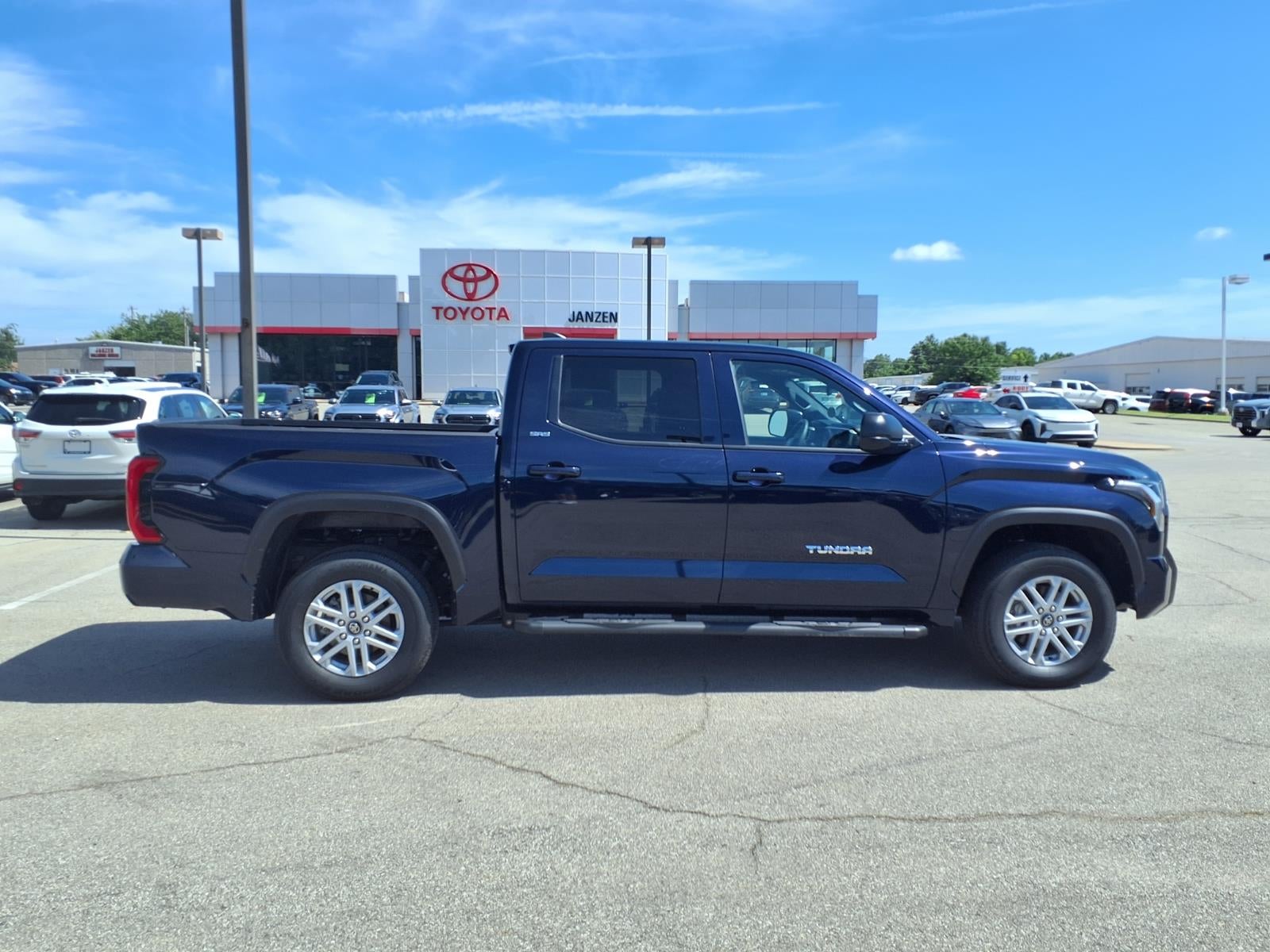 2025 Toyota Tundra SR5