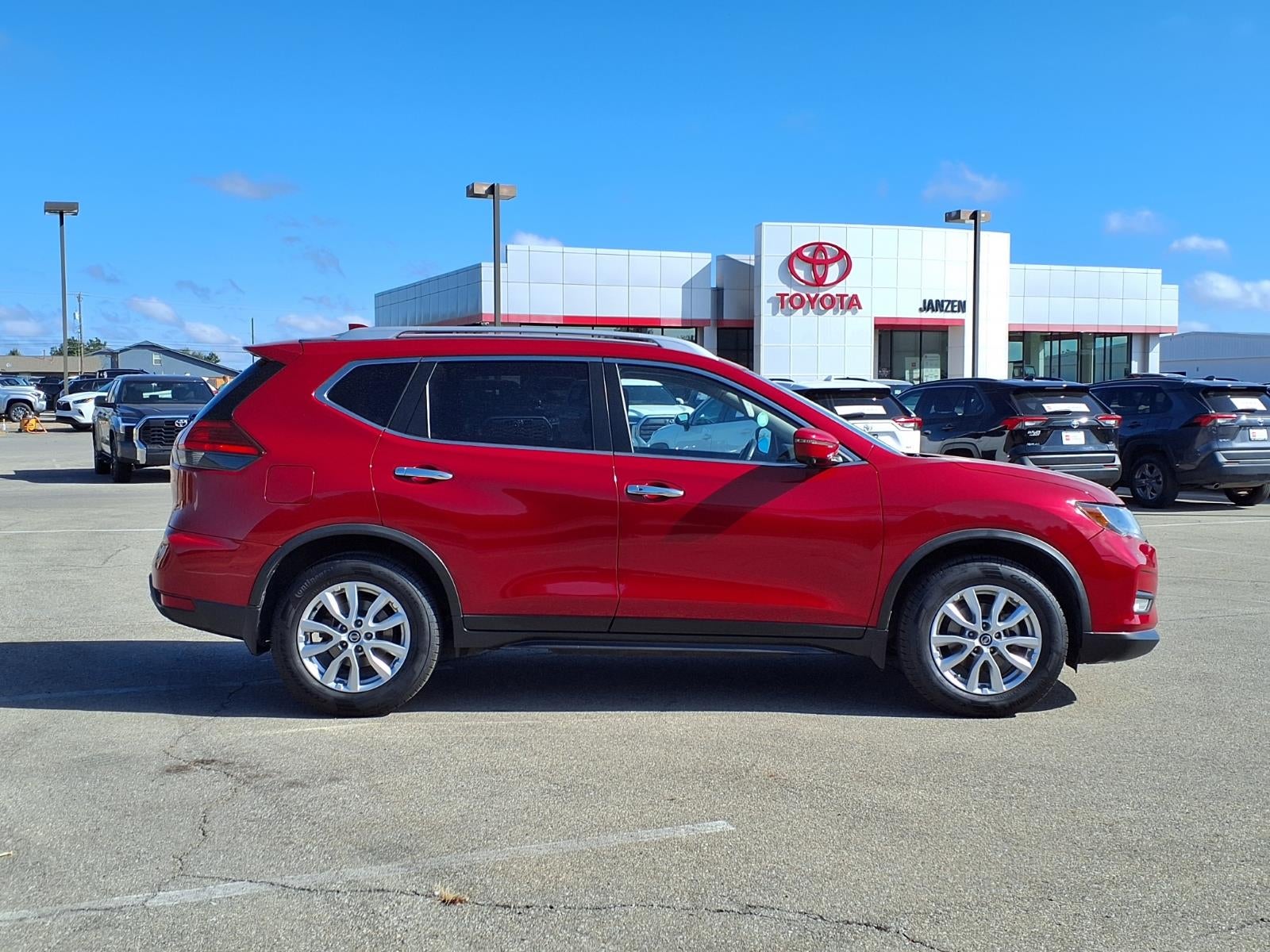 Used 2017 Nissan Rogue SV with VIN JN8AT2MT6HW404266 for sale in Stillwater, OK