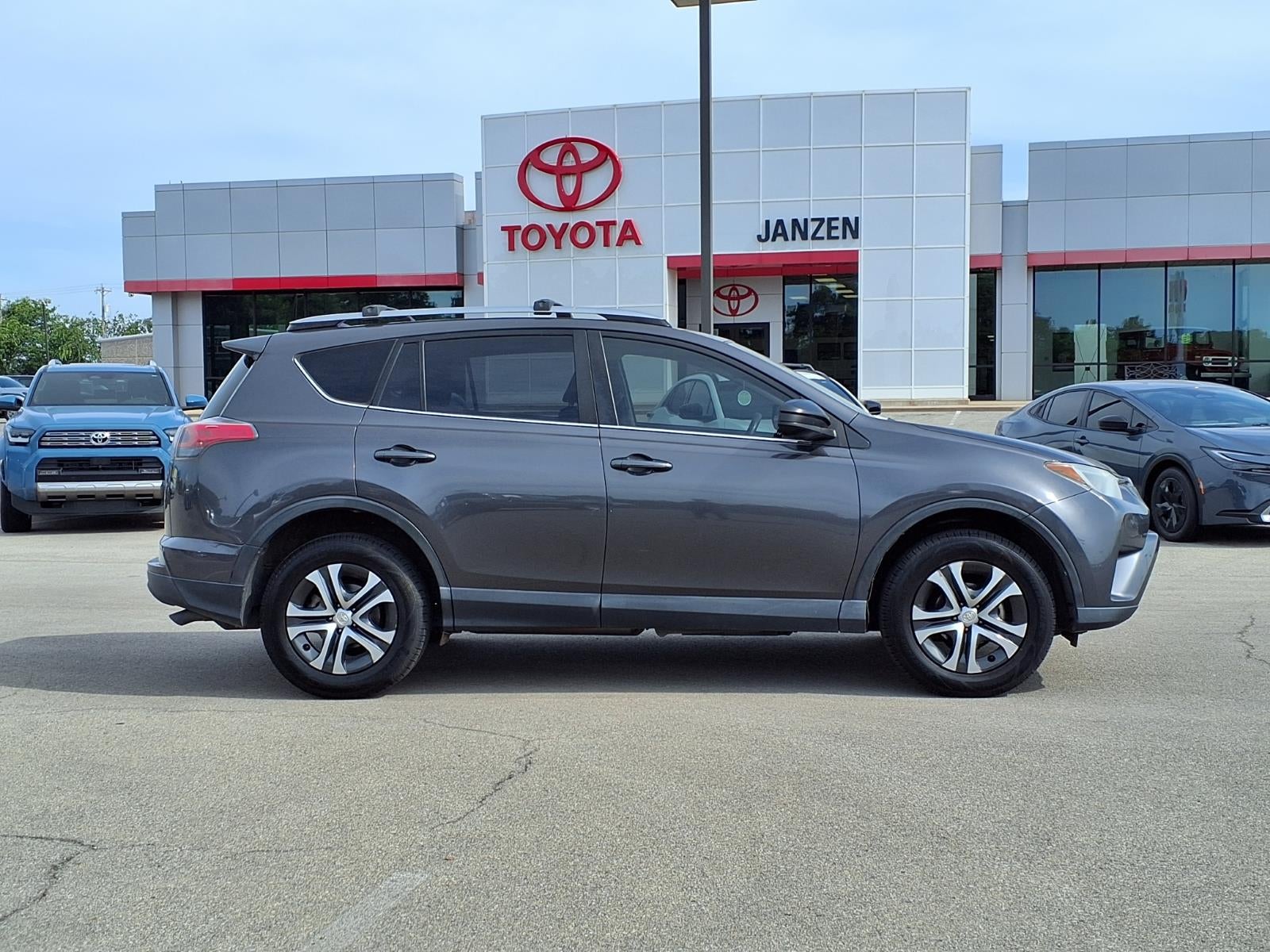 2017 Toyota RAV4 LE