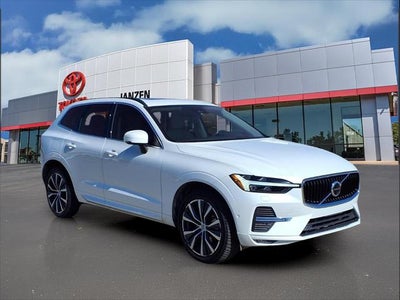 2022 Volvo XC60 B5 Momentum